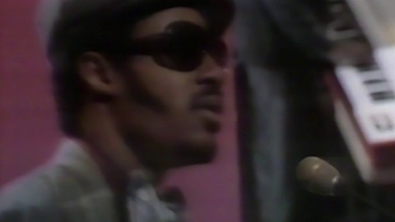 Stevie Wonder – Superstition