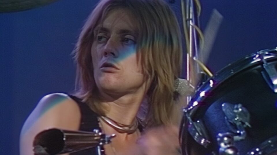 Queen – Keep Yourself Alive