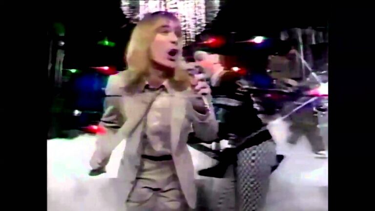Cheap Trick – Surrender music video
