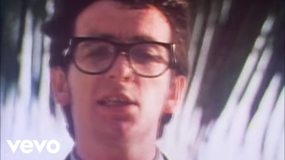 Elvis Costello & The Attractions – Oliver’s Army