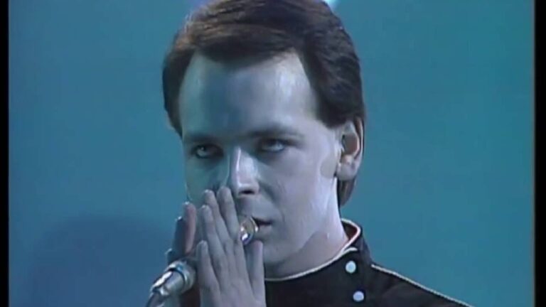 Gary Numan – Are ‘Friends’ Electric? (Live) music video
