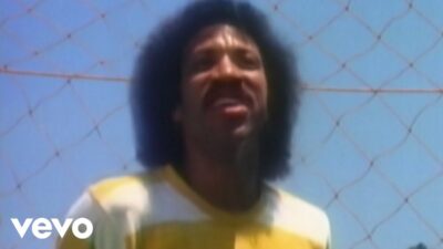 Commodores – Lady (You Bring Me Up)