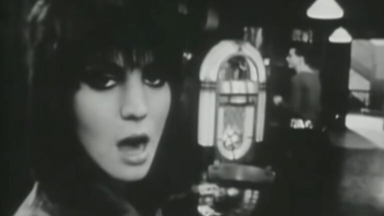 Joan Jett & the Blackhearts – I Love Rock ‘N Roll music video
