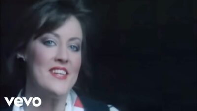 Katrina and the Waves – Walking on Sunshine