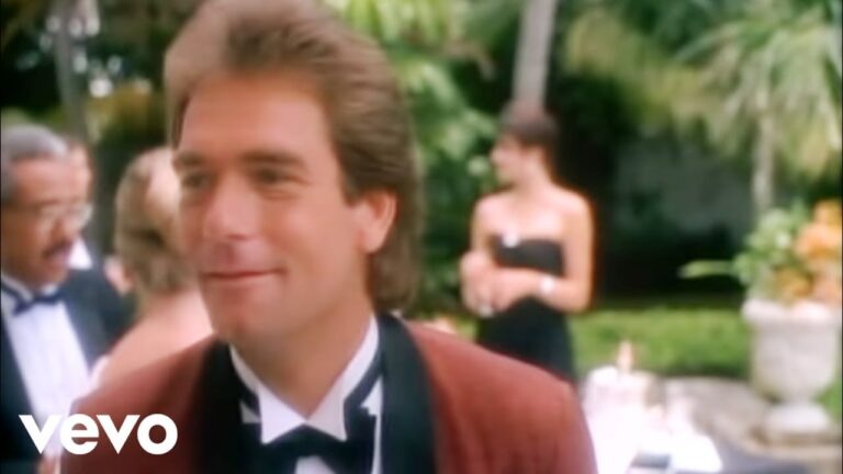 Huey Lewis & The News – Stuck with You music video