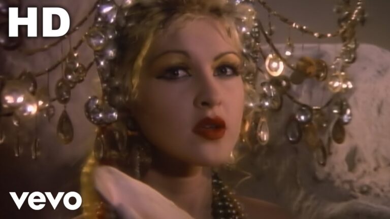 Cyndi Lauper – True Colors music video