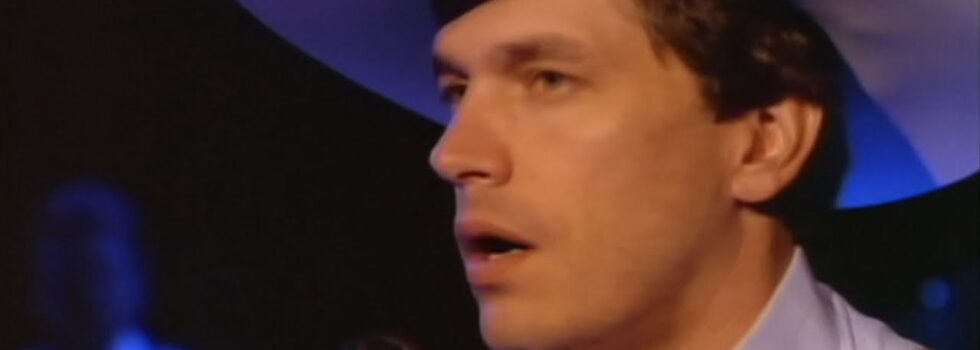George Strait – Baby’s Gotten Good at Goodbye