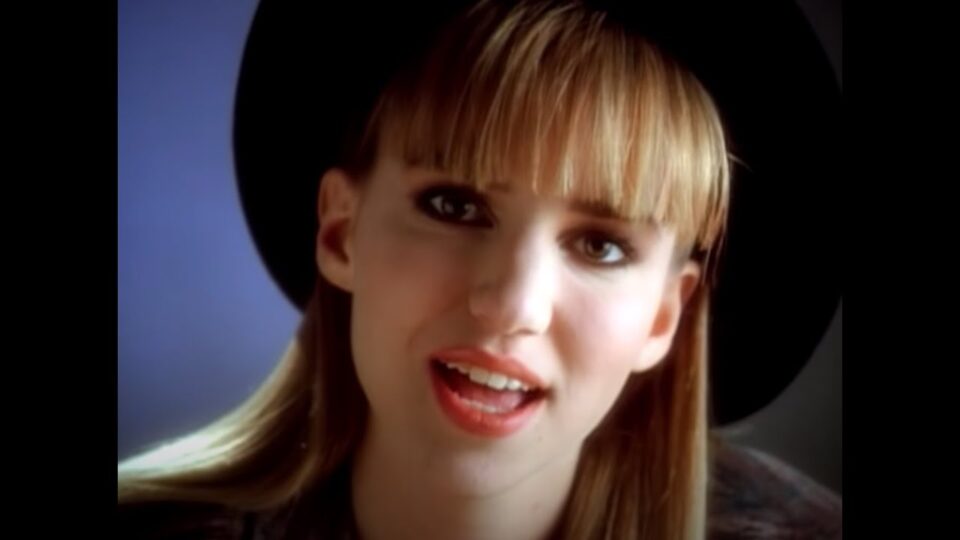 Debbie Gibson – Lost in Your Eyes