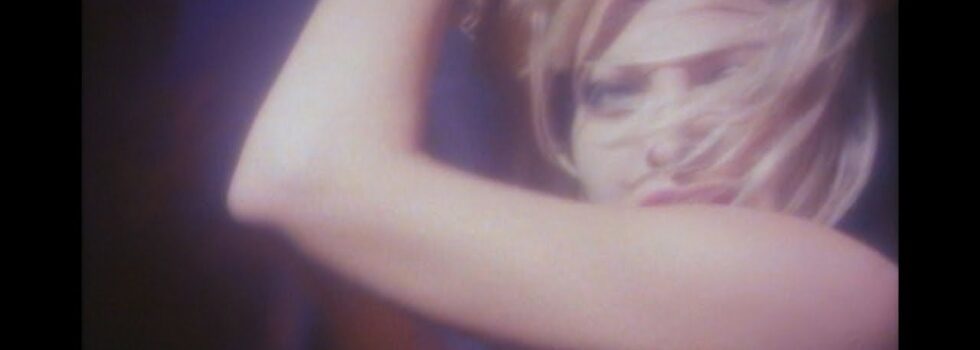 Taylor Dayne – With Every Beat of My Heart