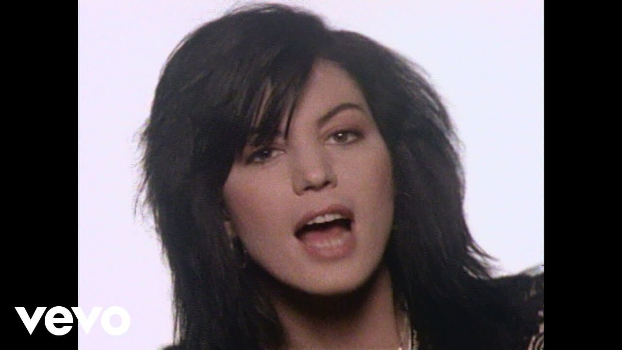 Joan Jett – Dirty Deeds