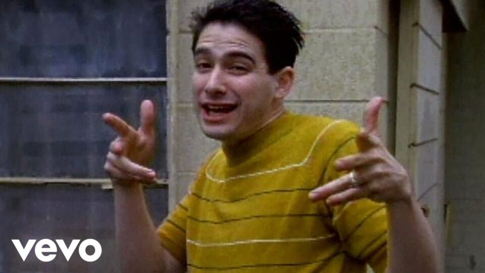 Beastie Boys – Pass the Mic