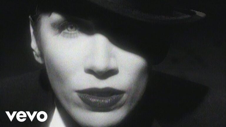 Annie Lennox – Legend In my Living Room music video