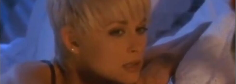 Lorrie Morgan – Something in Red