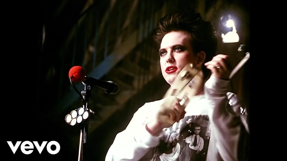 The Cure – Friday I’m In Love