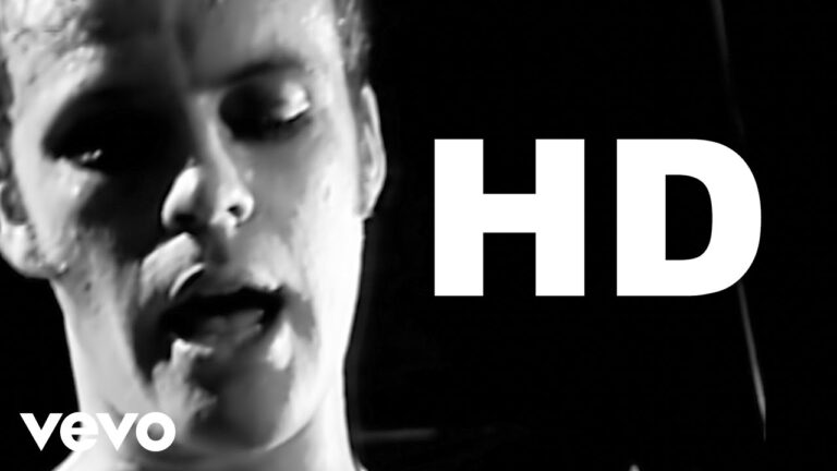 Manic Street Preachers – Life Becoming a Landslide music video
