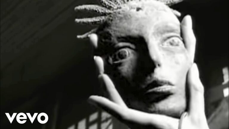 Smashing Pumpkins – Disarm music video