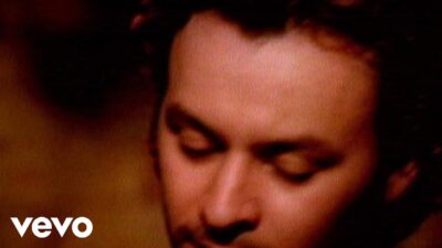 Manic Street Preachers – She Is Suffering