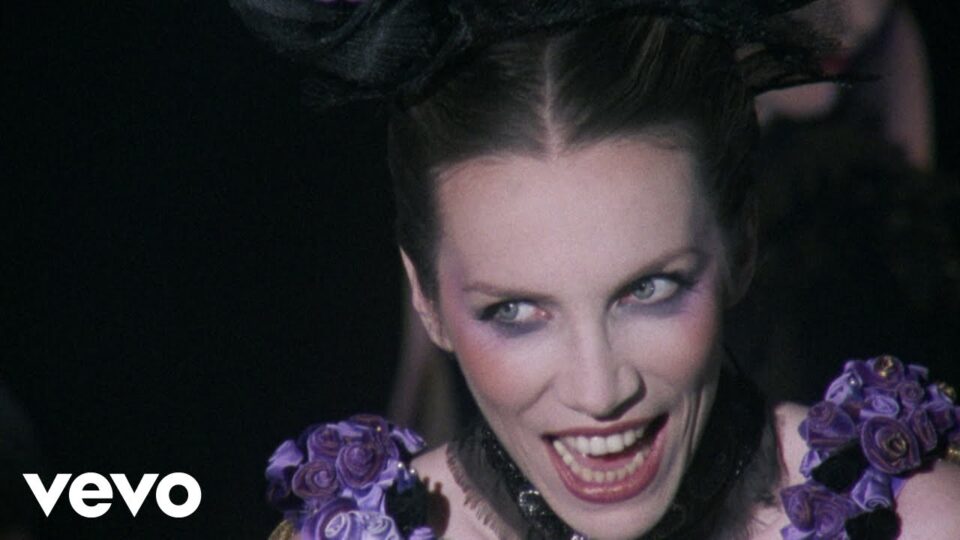 Annie Lennox – No More “I Love You’s”