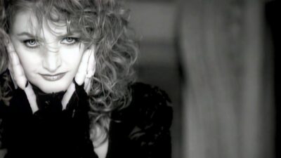 Bonnie Tyler – Making Love (Out of Nothing at All)