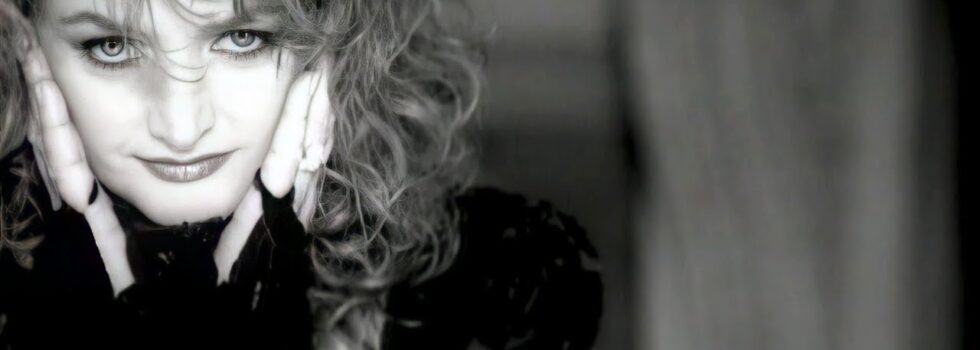 Bonnie Tyler – Making Love (Out of Nothing at All)