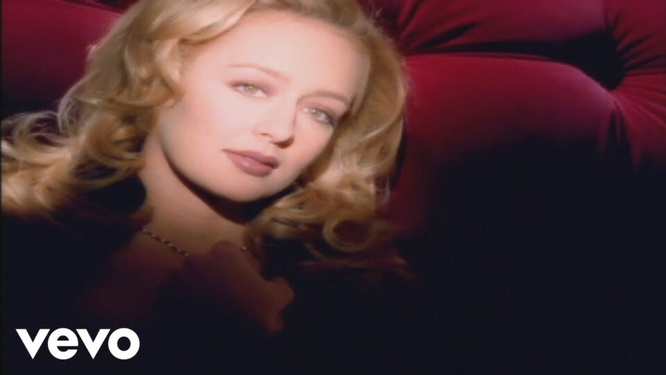 Mindy McCready – Ten Thousand Angels music video