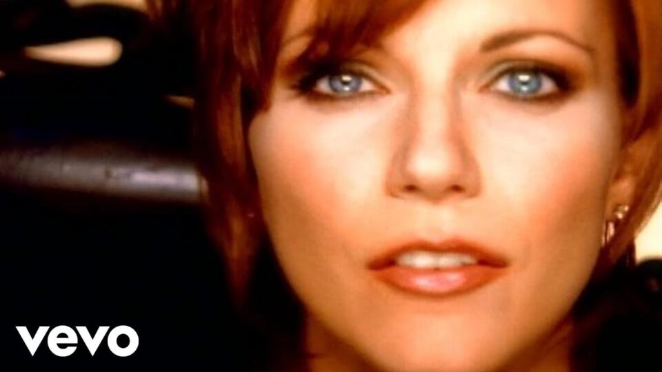 Martina McBride – A Broken Wing