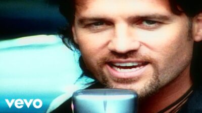 Billy Ray Cyrus – Under the Hood