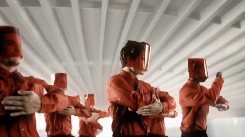 Kylie Minogue – Can’t Get You Out Of My Head