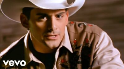 Brad Paisley – I’m Gonna Miss Her (The Fishin’ Song)