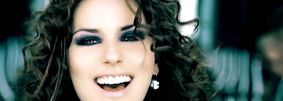 SHANIA TWAIN – I’M GONNA GETCHA GOOD! (RED VERSION)