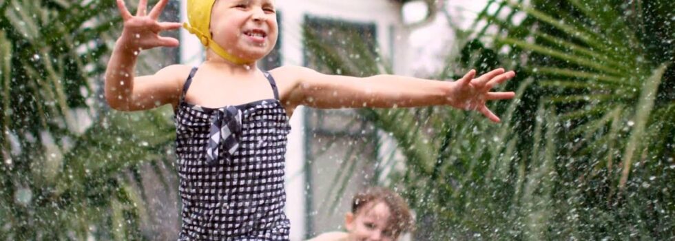 Explosions in the Sky – Postcard From 1952