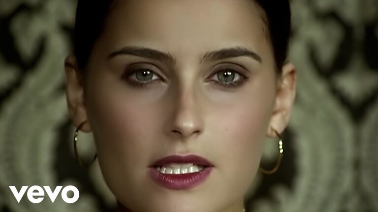 Nelly Furtado – Try music video