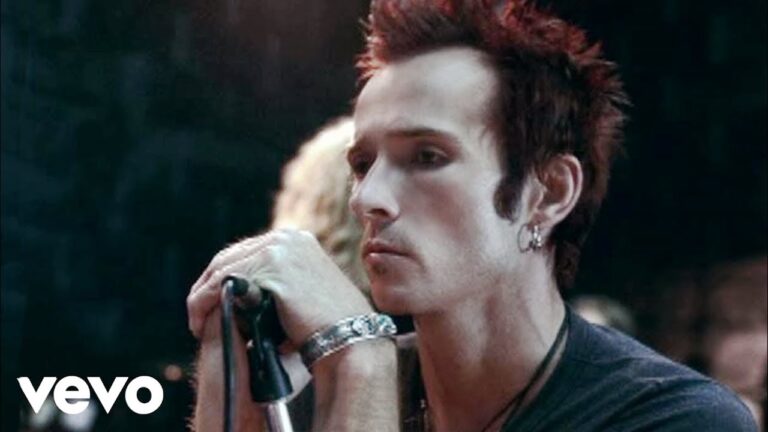 Velvet Revolver – Fall to Pieces music video