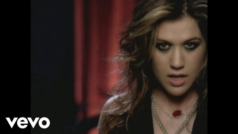 Kelly Clarkson – Since U Been Gone music video
