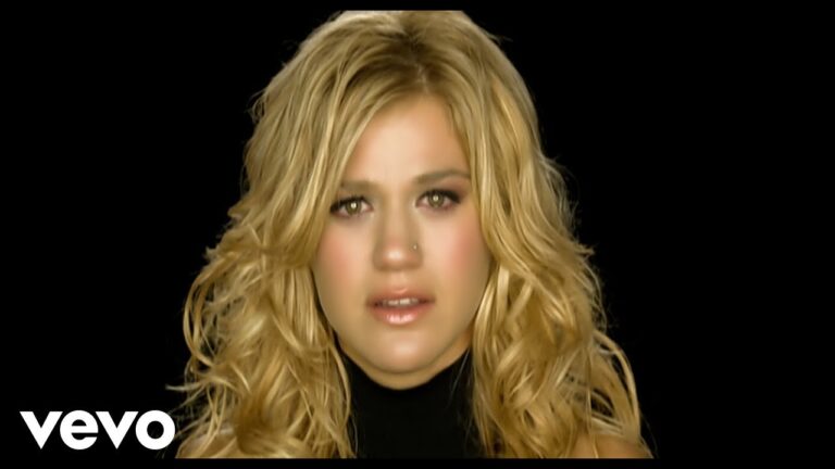 Kelly Clarkson – Because of You music video
