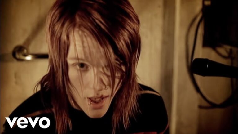 Underoath – Writing On The Walls music video