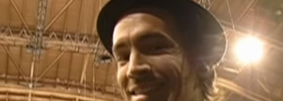 Incubus – Love Hurts