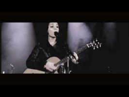 Directed by: Mike Batt 