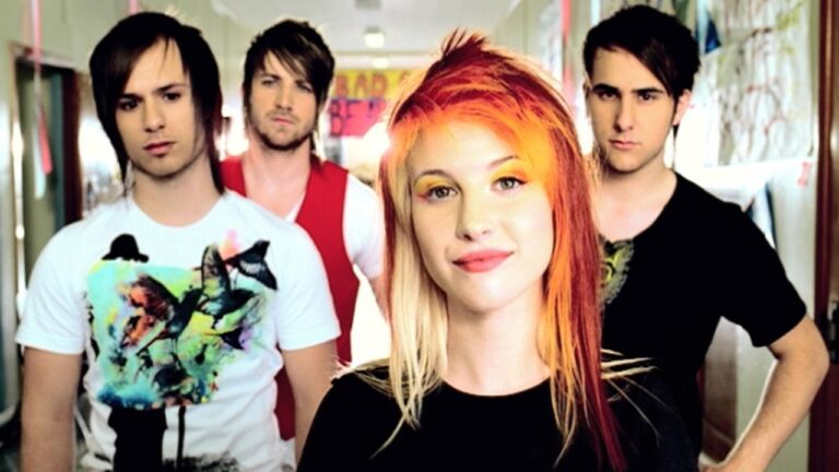 Paramore – Misery Business music video
