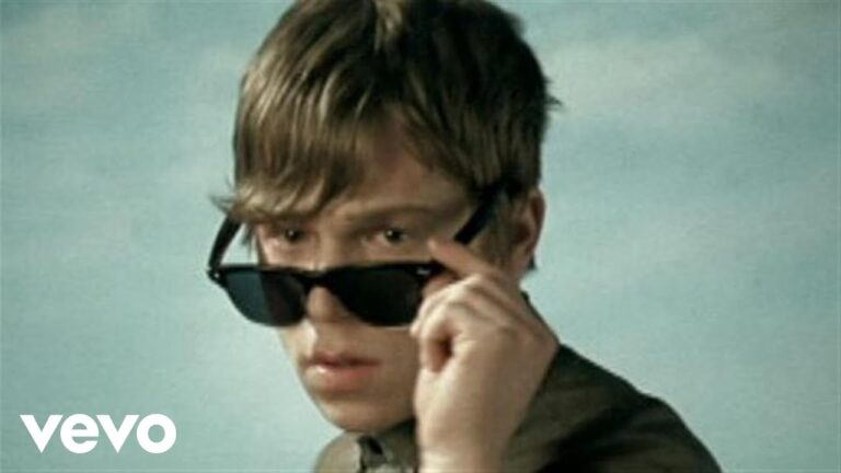 Cage The Elephant – Ain’t No Rest for the Wicked music video