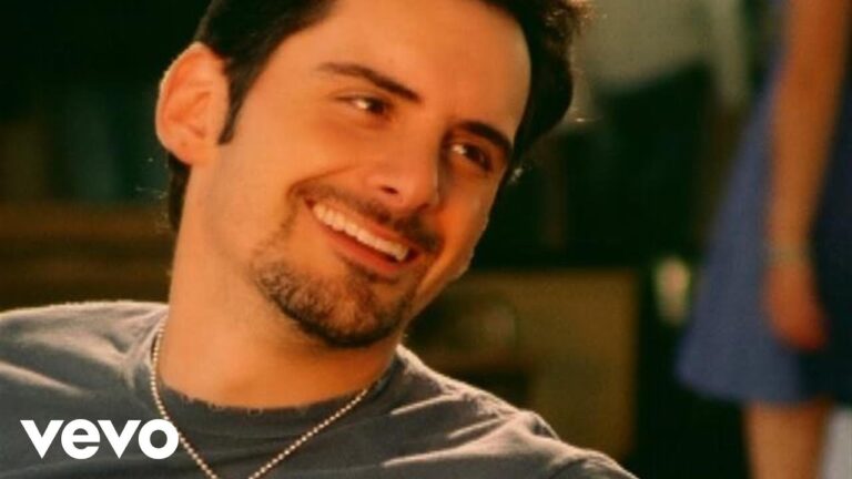 Brad Paisley – Waitin’ on a Woman music video