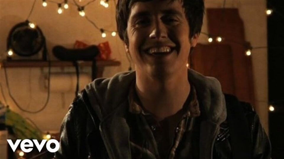 Parachute – She Is Love