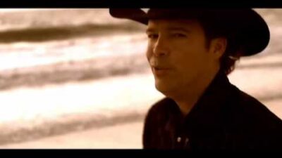Clay Walker – She Won’t Be Lonely Long
