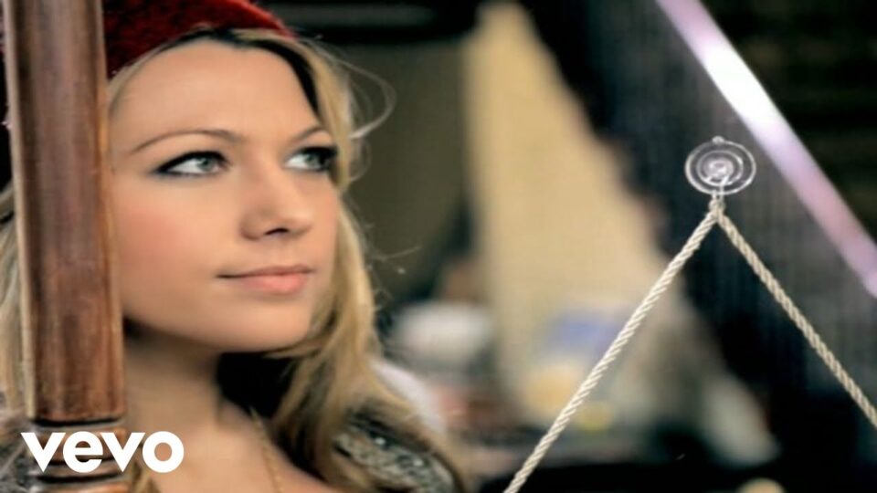 Colbie Caillat – I Never Told You