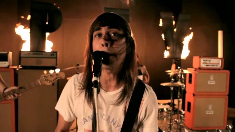 Pierce The Veil – Caraphernelia music video