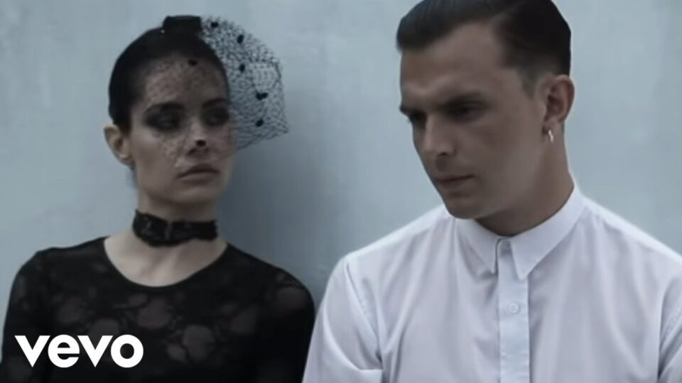 Hurts – Wonderful Life