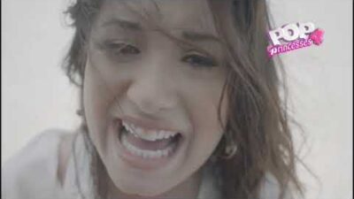 Demi Lovato – Skyscraper