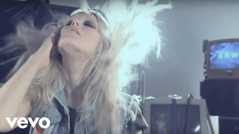 Tom Vek – World Of Doubt music video