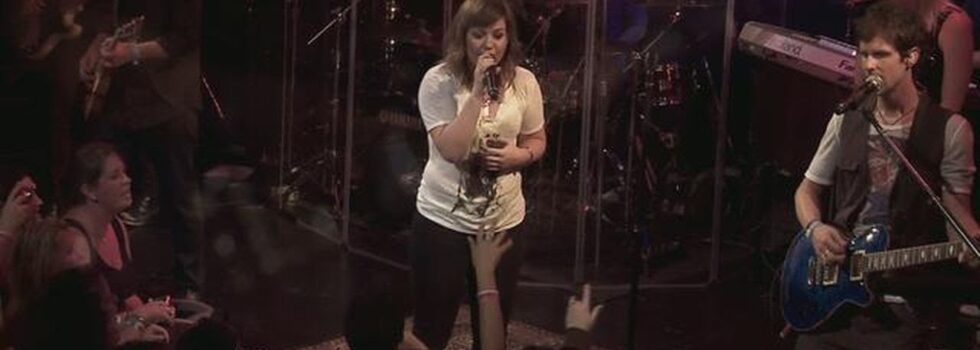Kelly Clarkson – Already Gone (Live From the Troubadour 10/19/11)