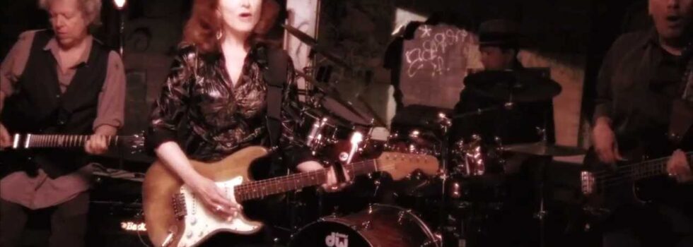 Bonnie Raitt – Right Down the Line